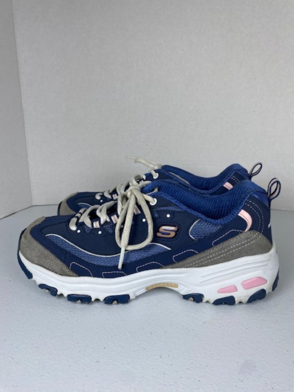 Sketchers D'Lites Walking Sneaker Shoes SZ 9 Woman's Navy Blue/Pink/white
